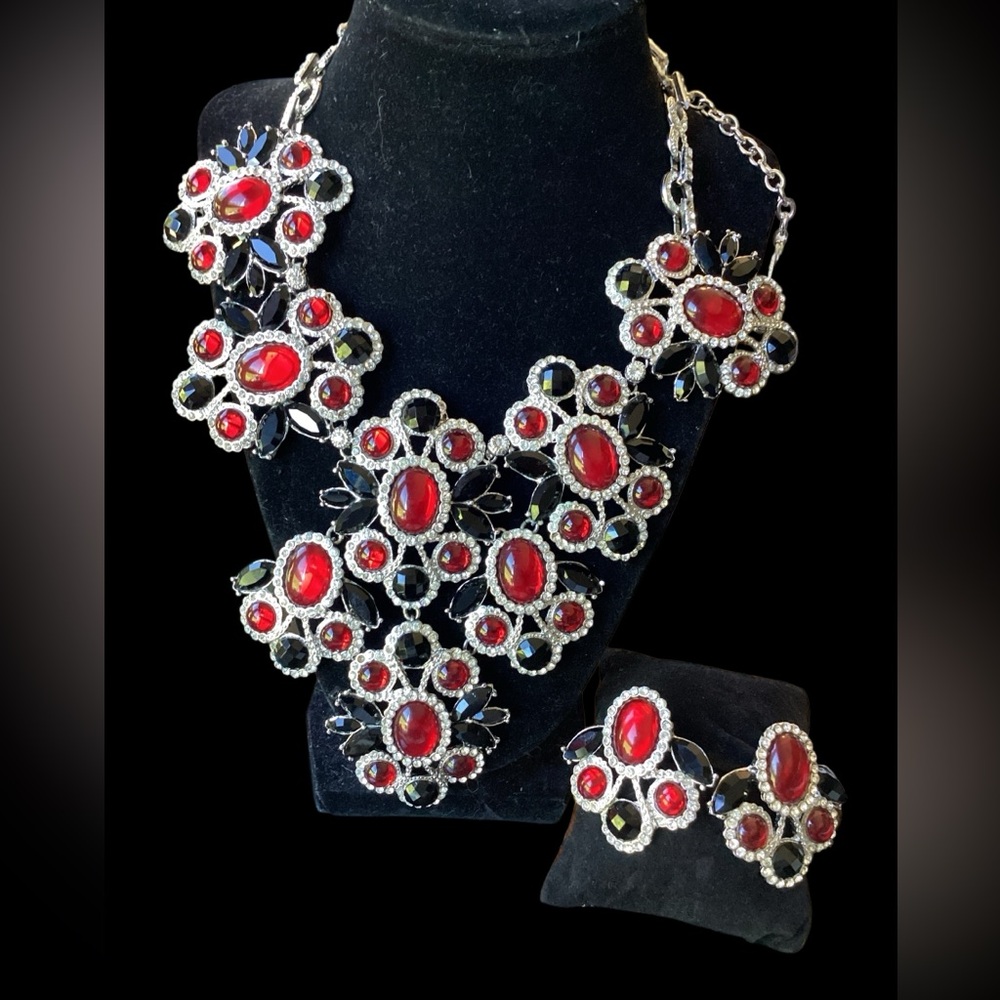 Vintage Carlo Zini Collectors Item Red & Black Necklace & Earrings